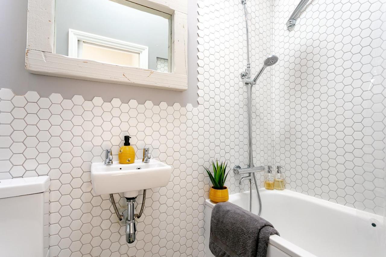 The Bs Hive, Modern, Stylish, 2 Bedroom House, In Harrogate Centre Экстерьер фото