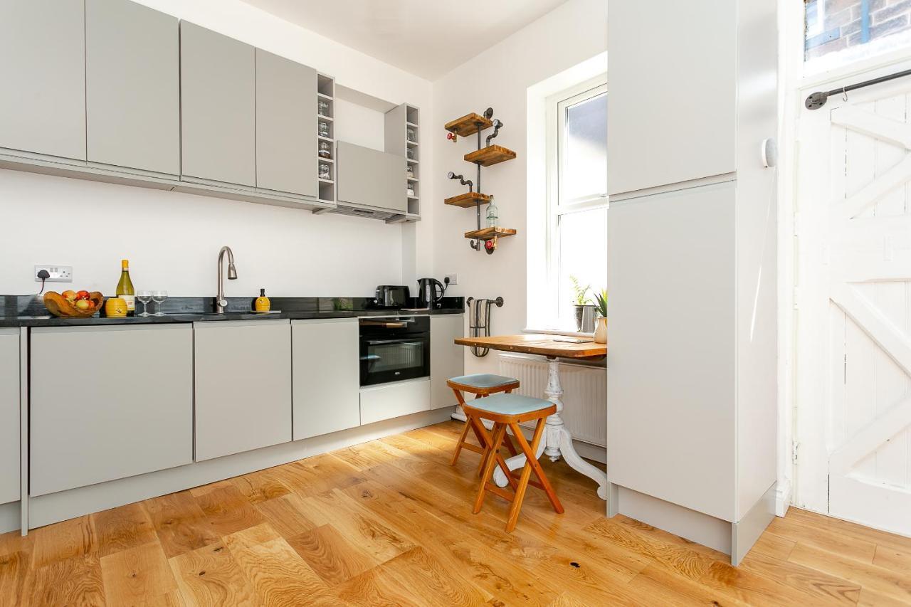 The Bs Hive, Modern, Stylish, 2 Bedroom House, In Harrogate Centre Экстерьер фото
